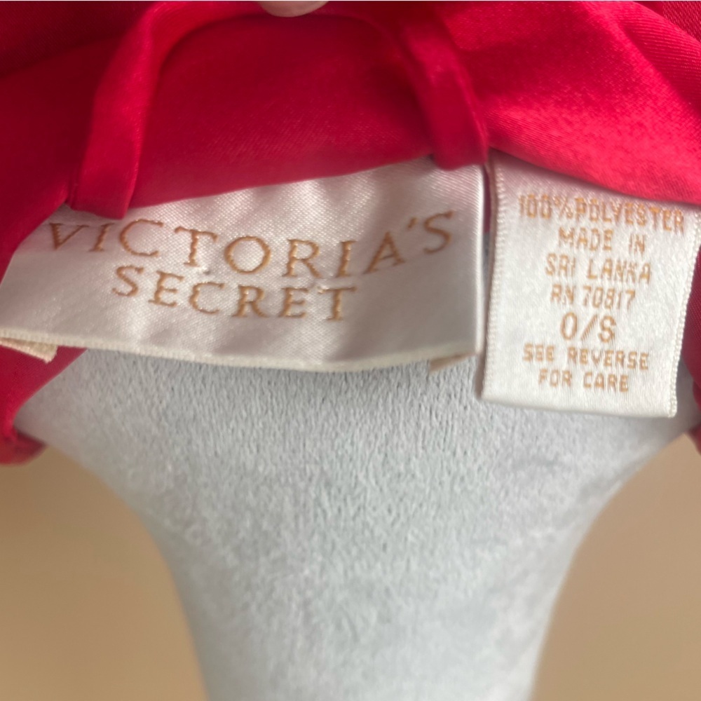 Victoria's Secret 1980-1990s gold label Scarlet Satin Robe - Picture 7 of 7